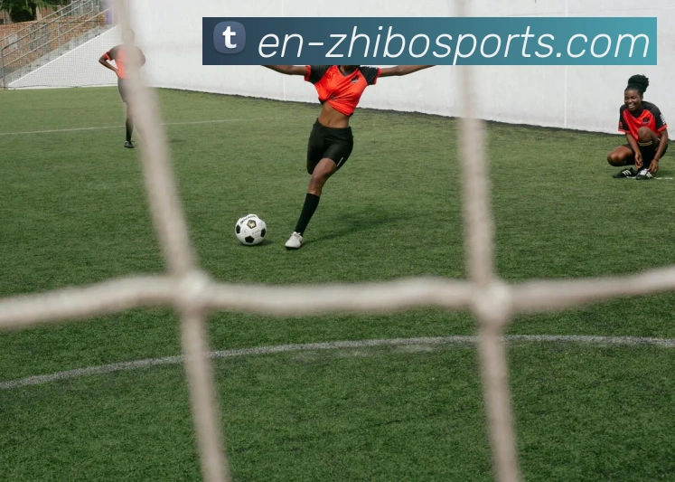 中国足球助力泰国足球发展新机遇与挑战分析